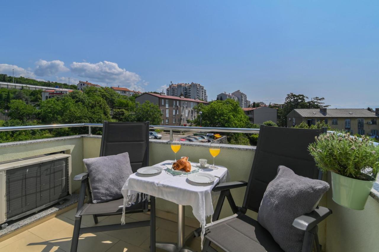 Apartman Iskra Appartement Rijeka Buitenkant foto