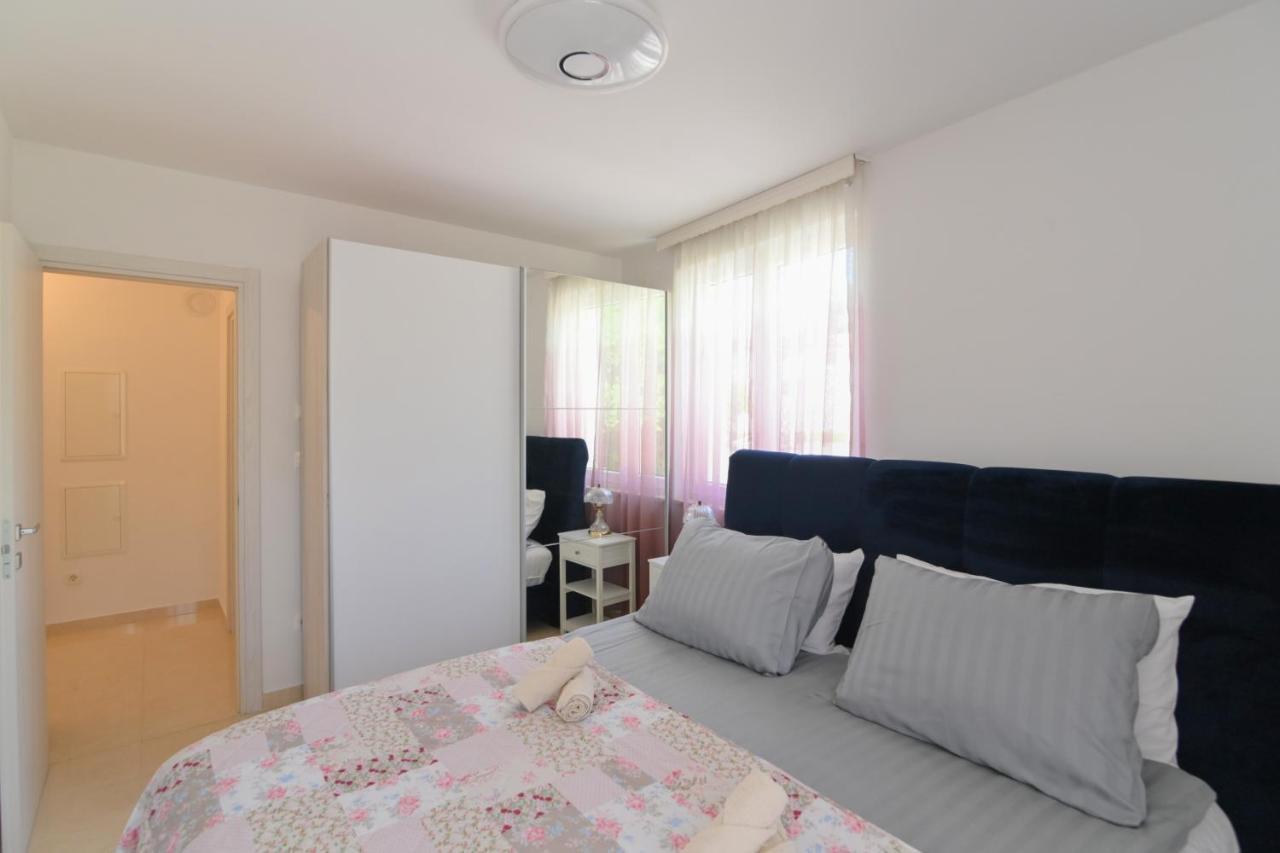Apartman Iskra Appartement Rijeka Buitenkant foto