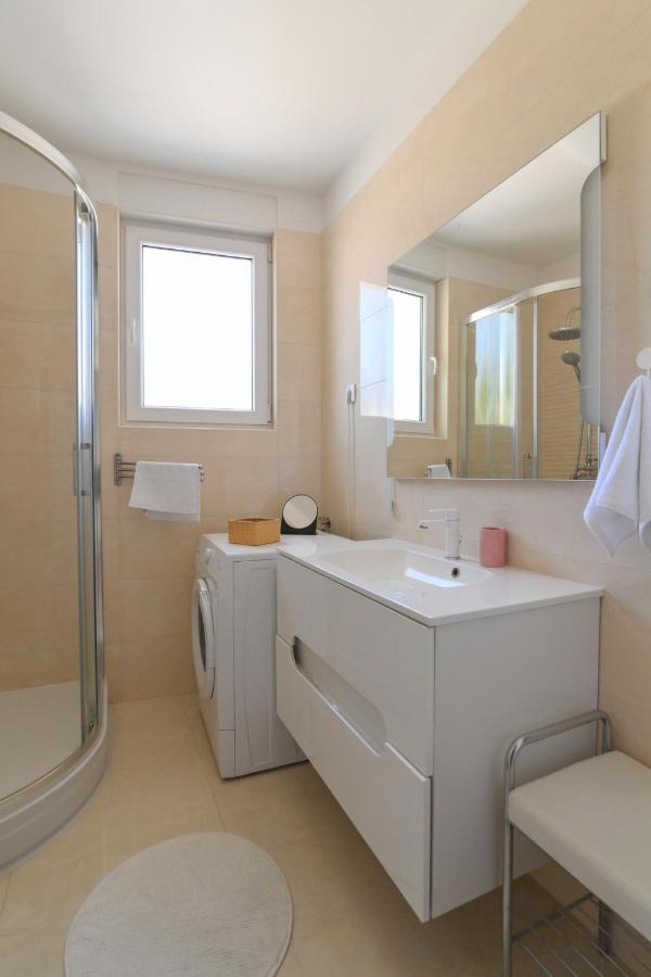 Apartman Iskra Appartement Rijeka Buitenkant foto