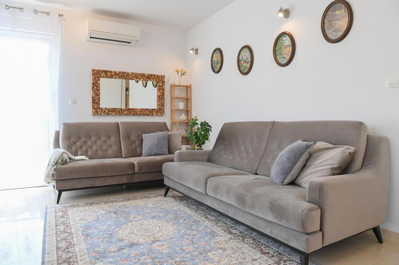 Apartman Iskra Appartement Rijeka Buitenkant foto