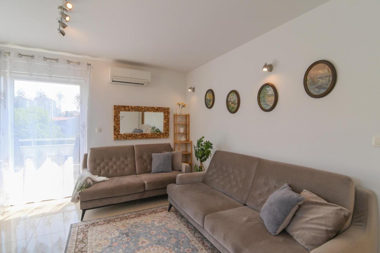 Apartman Iskra Appartement Rijeka Buitenkant foto